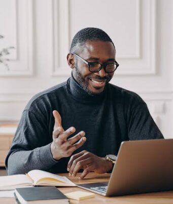 How to Start an Online Business Entrepreneur building an online business with a laptop